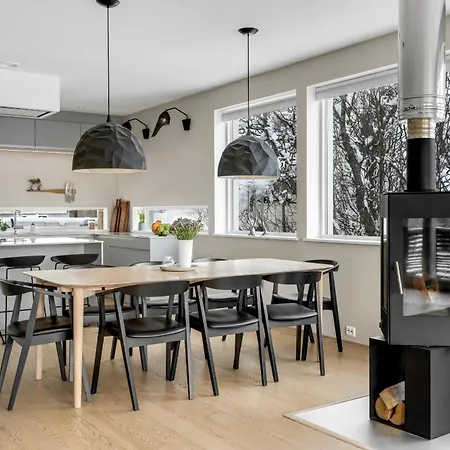 Northern Luxe Retreat Villa