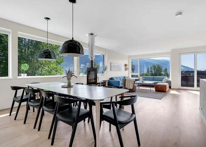 Вилла Northern Luxe Retreat *